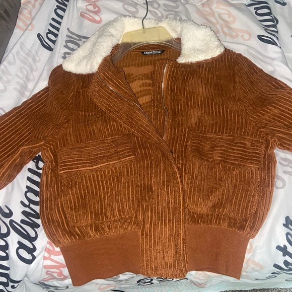 Light Jacket with Furred Collar - Picture 2 of 3